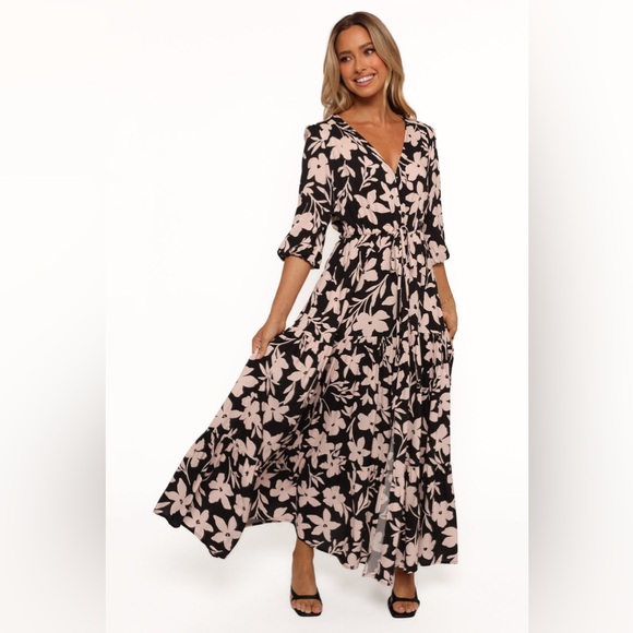 Petal & Pup Dresses & Skirts - Petal & Pup Kelda Floral Maxi Dress Size Medium Black Pink‎